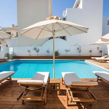 Atlantis Hotel 2*