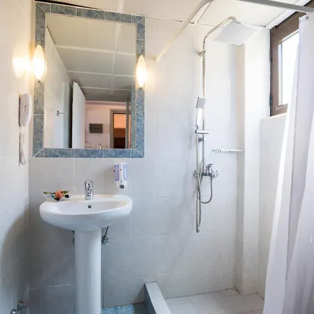 Atlantis Hotel 3*